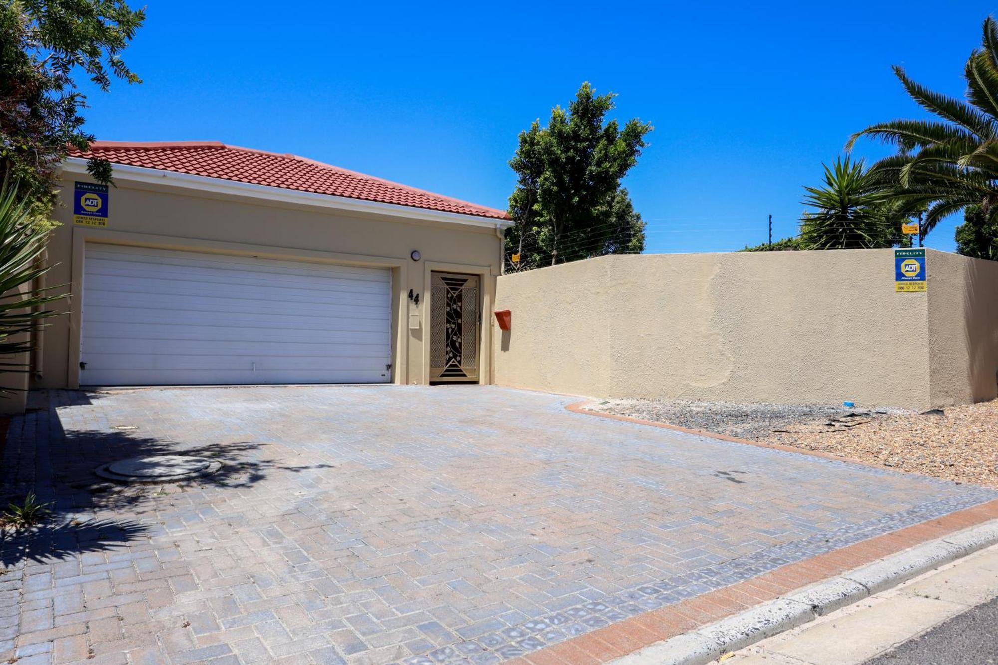 Spacious 4-bedroom With A Pool Cape Town