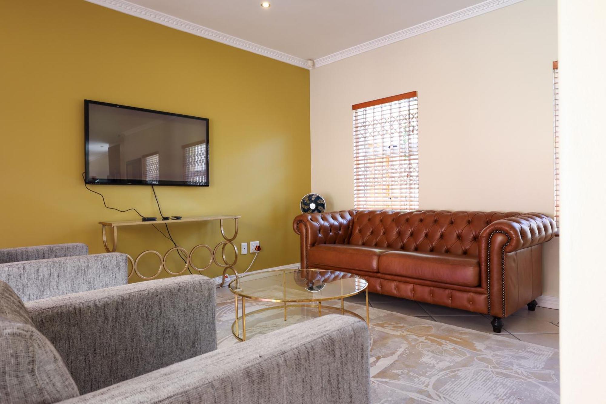Holiday home Spacious 4-bedroom With A Pool Cape Town