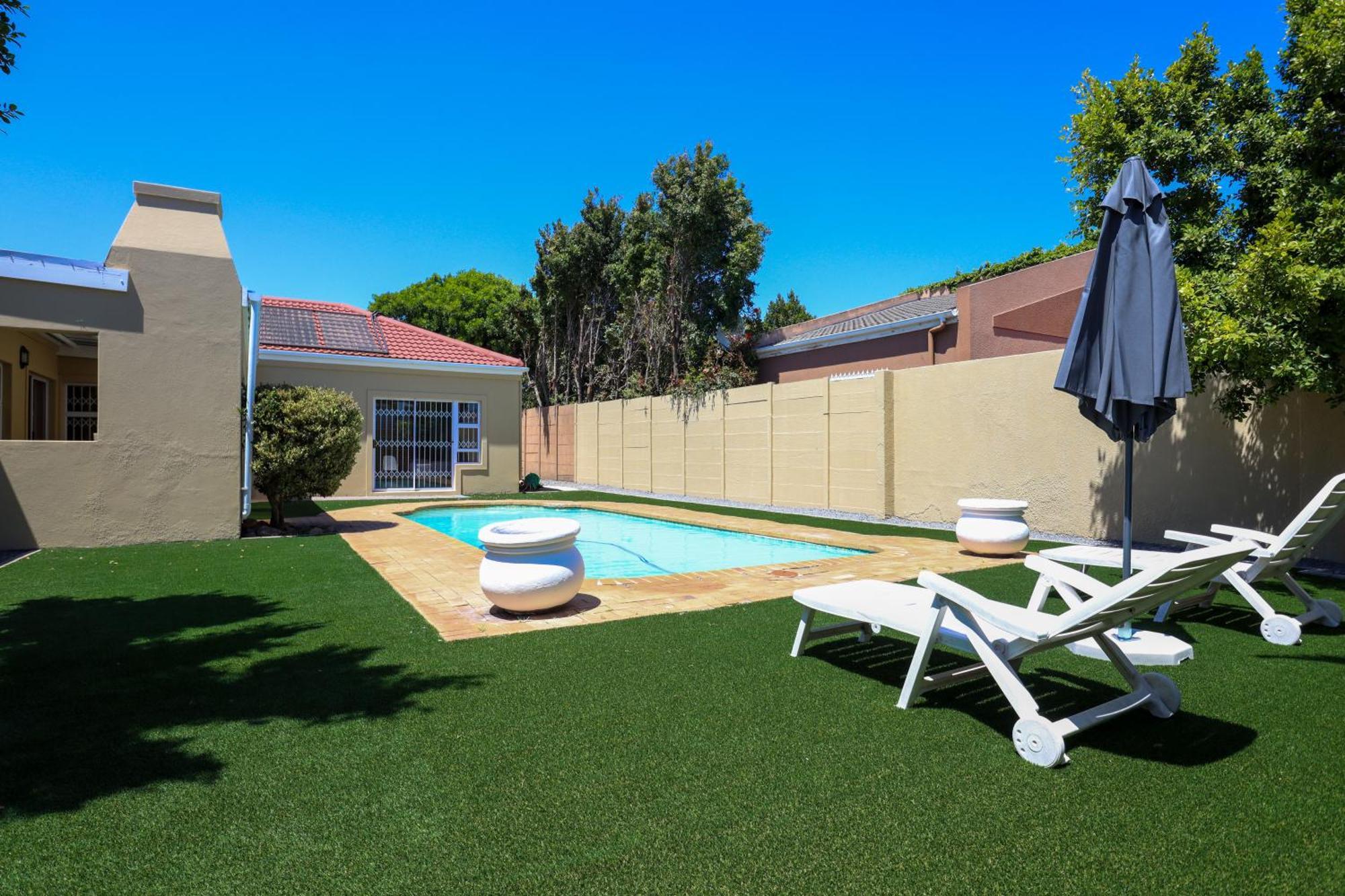 Holiday home Spacious 4-bedroom With A Pool Cape Town